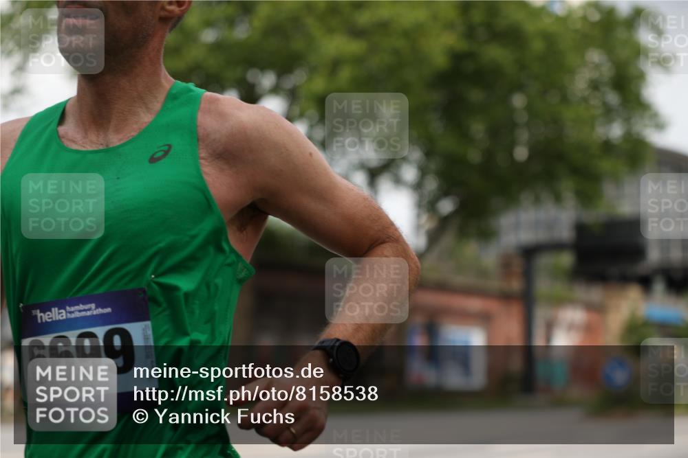 29.06.2025 - hella hamburg halbmarathon Yannick Fuchs http://msf.ph/oto/8158538 29.06.2025 10:19:09 20KM 5301, 6699, 6816, 7963, 9385, 9447, 10234, 10780, 11194, 12360, 13440, 19078 meine-sportfotos.de