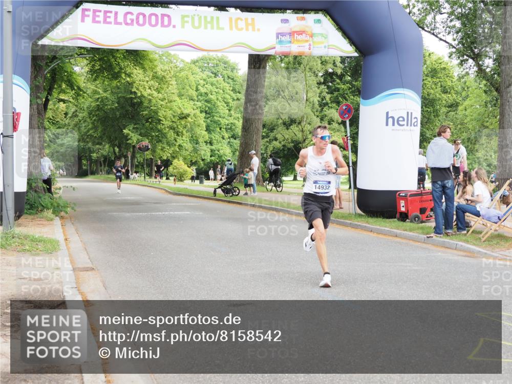 29.06.2025 - hella hamburg halbmarathon MichiJ http://msf.ph/oto/8158542 29.06.2025 10:08:59 Zwischen KM18-KM19 14932, 19072 meine-sportfotos.de