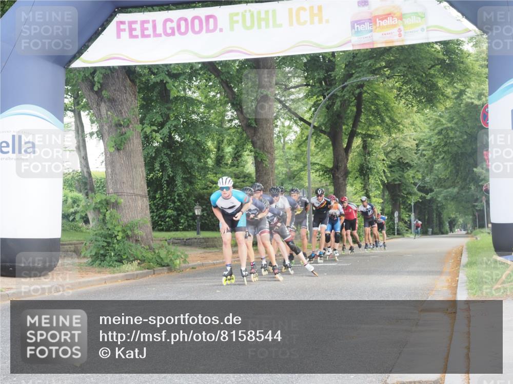 29.06.2025 - hella hamburg halbmarathon KatJ http://msf.ph/oto/8158544 29.06.2025 09:04:55 Zwischen KM18-KM19  meine-sportfotos.de