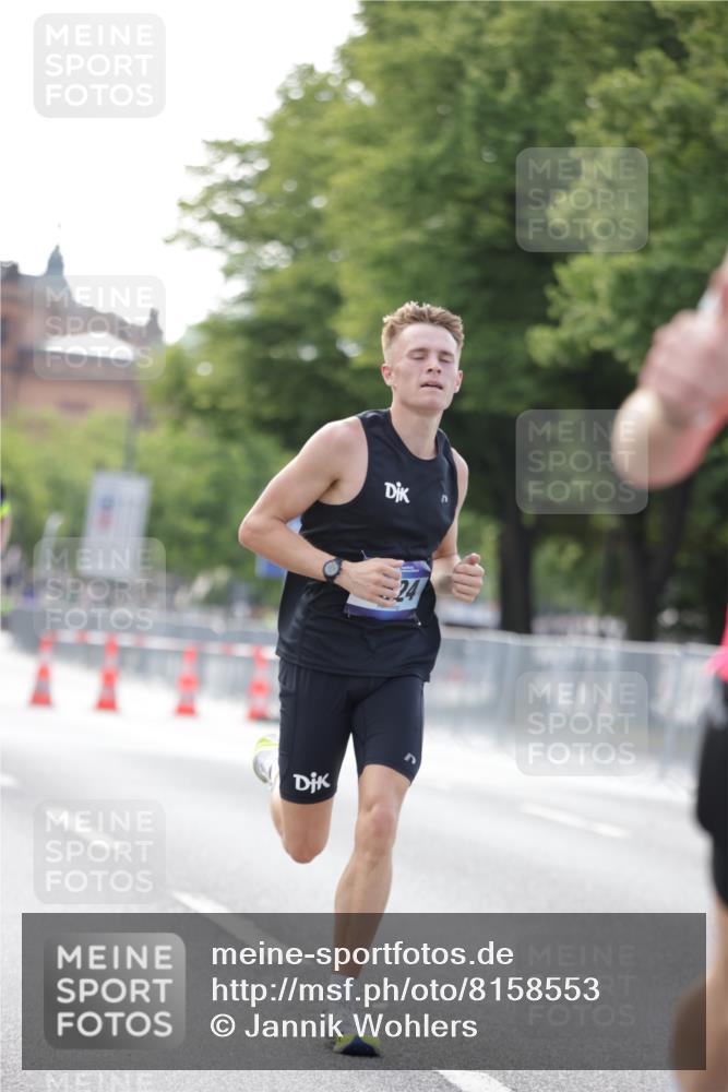 29.06.2025 - hella hamburg halbmarathon Jannik Wohlers http://msf.ph/oto/8158553 29.06.2025 09:38:53 Lombardsbrücke 4524, 14188, 16529, 18694, 19072 meine-sportfotos.de