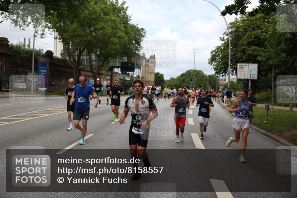 29.06.2025 - hella hamburg halbmarathon Yannick Fuchs http://msf.ph/oto/8158557 29.06.2025 10:38:37 20KM 1057, 1220, 1391, 1415, 1558, 1782, 1902, 1941, 2365, 2402, 2816, 3004, 3021, 3305, 3907, 4310, 4425, 4981, 4991, 4999, 5231, 5275, 5476, 5624, 5884, 6490, 6705, 6903, 6991, 7005, 7191, 7322, 8063, 8722, 9081, 9159, 9374, 9444, 9633, 10193, 10596, 10669, 10930, 11346, 11469, 12159, 12554, 12711, 12966, 13123, 13421, 13996, 14667, 14798, 14816, 15185, 15225, 15233, 15280, 15512, 15862, 16062, 16224, 16316, 16506, 16547, 16893, 17251, 17729, 17748, 18806 meine-sportfotos.de