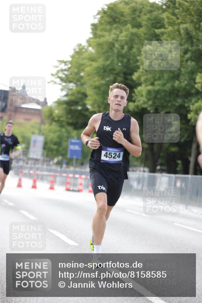 29.06.2025 - hella hamburg halbmarathon Jannik Wohlers http://msf.ph/oto/8158585 29.06.2025 09:38:53 Lombardsbrücke 4524, 14188, 16529, 18694, 19072 meine-sportfotos.de