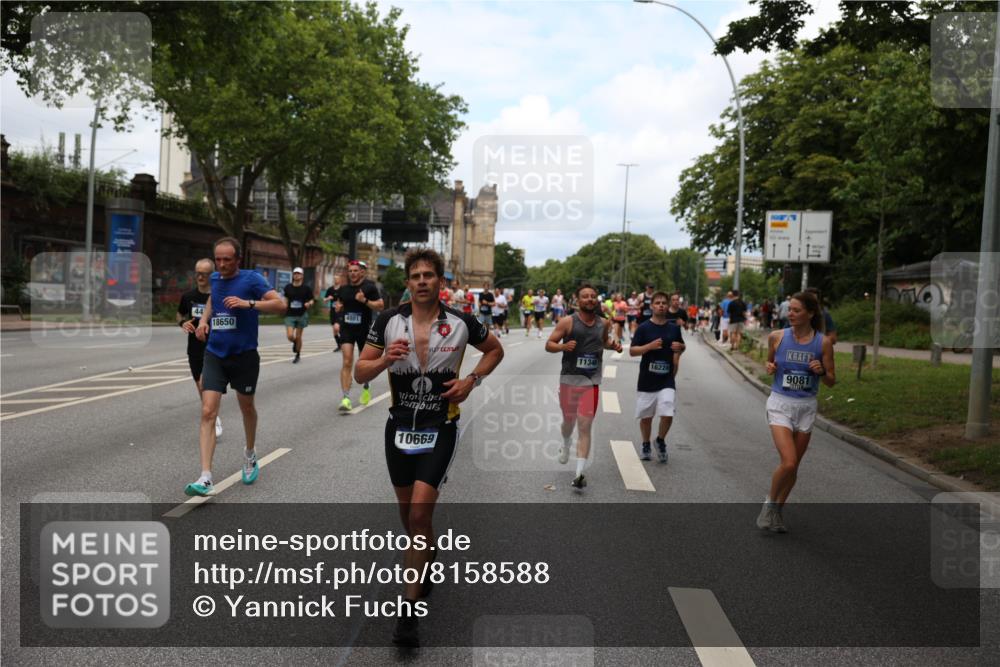 29.06.2025 - hella hamburg halbmarathon Yannick Fuchs http://msf.ph/oto/8158588 29.06.2025 10:38:37 20KM 1057, 1220, 1391, 1415, 1558, 1782, 1902, 1941, 2365, 2402, 2816, 3004, 3021, 3305, 3907, 4310, 4425, 4981, 4991, 4999, 5231, 5275, 5476, 5624, 5884, 6490, 6705, 6903, 6991, 7005, 7191, 7322, 8063, 8722, 9081, 9159, 9374, 9444, 9633, 10193, 10596, 10669, 10930, 11346, 11469, 12159, 12554, 12711, 12966, 13123, 13421, 13996, 14667, 14798, 14816, 15185, 15225, 15233, 15280, 15512, 15862, 16062, 16224, 16316, 16506, 16547, 16893, 17251, 17729, 17748, 18806 meine-sportfotos.de