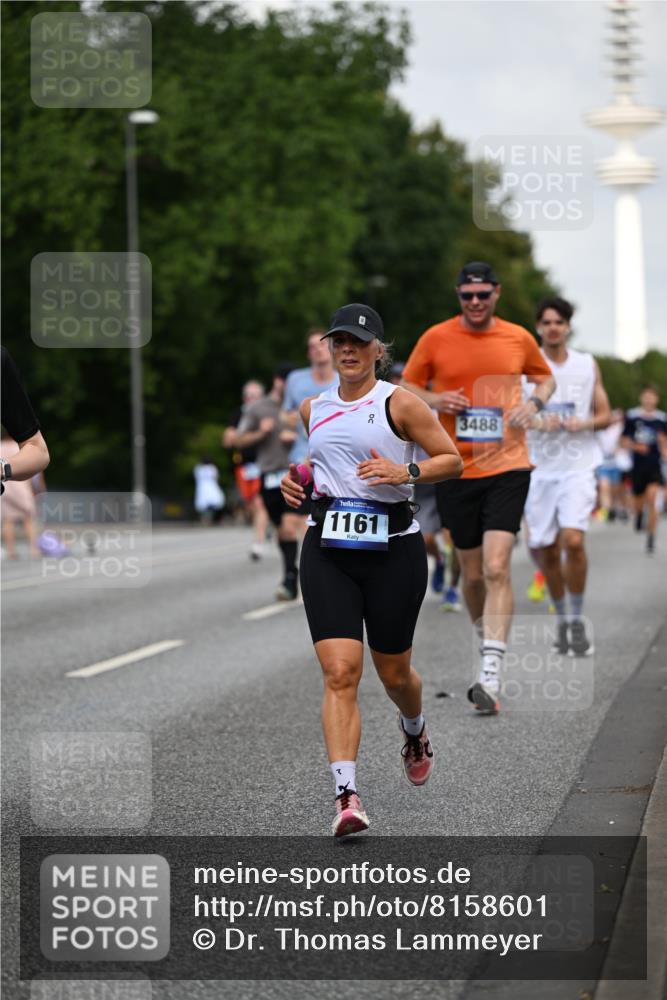 29.06.2025 - hella hamburg halbmarathon Dr. Thomas Lammeyer http://msf.ph/oto/8158601 29.06.2025 10:08:23 Kennedybrücke 1032, 1161, 1355, 1367, 1377, 1674, 2277, 2979, 3413, 3488, 4488, 4951, 5354, 5363, 5365, 5976, 6706, 6709, 7485, 8177, 9526, 10756 meine-sportfotos.de