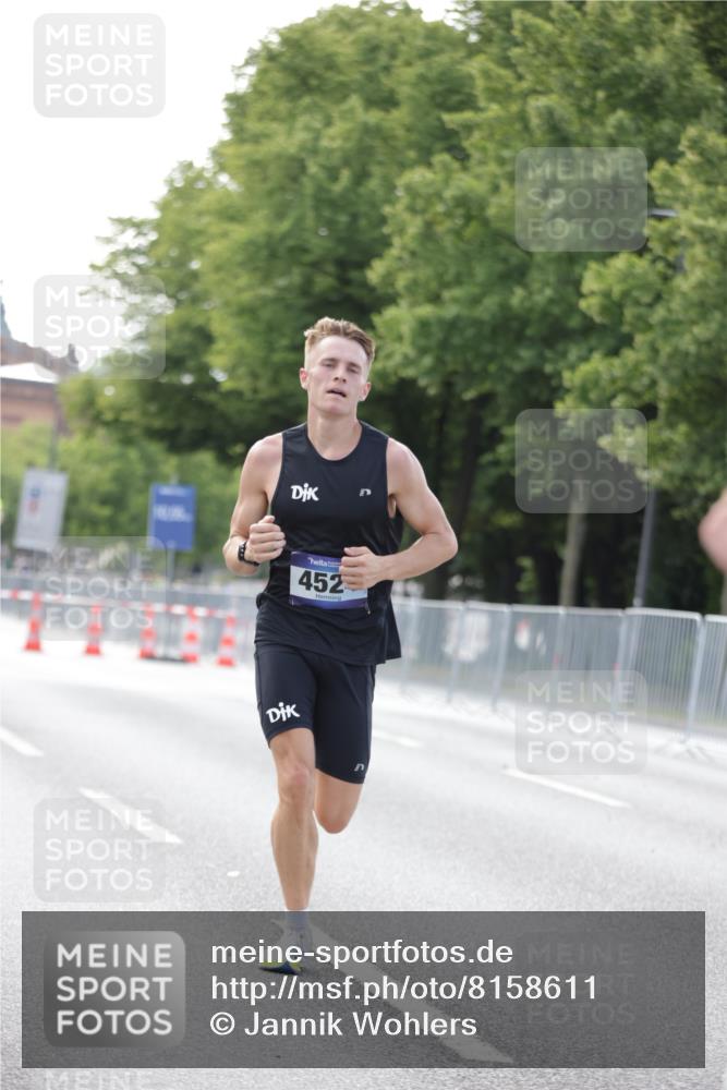 29.06.2025 - hella hamburg halbmarathon Jannik Wohlers http://msf.ph/oto/8158611 29.06.2025 09:38:53 Lombardsbrücke 4524, 14188, 16529, 18694, 19072 meine-sportfotos.de