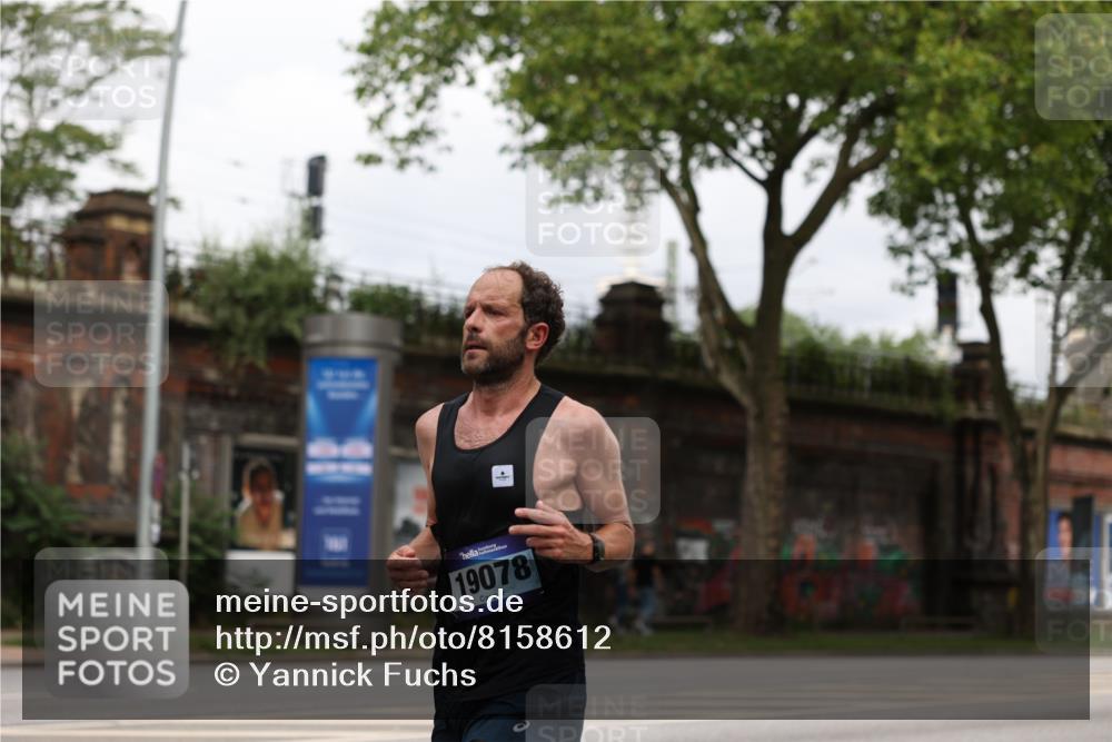 29.06.2025 - hella hamburg halbmarathon Yannick Fuchs http://msf.ph/oto/8158612 29.06.2025 10:19:11 20KM 5301, 6699, 6816, 7963, 9385, 10234, 10780, 11194, 12360, 13440, 14753, 19078 meine-sportfotos.de