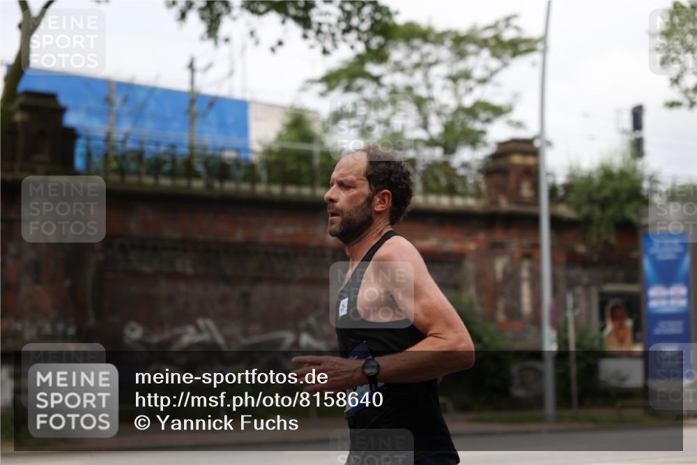 29.06.2025 - hella hamburg halbmarathon Yannick Fuchs http://msf.ph/oto/8158640 29.06.2025 10:19:12 20KM 5301, 6699, 6816, 7963, 9385, 10234, 10780, 11194, 12360, 13440, 14753, 18569, 19078 meine-sportfotos.de