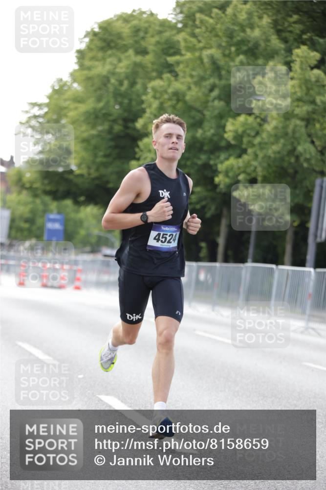 29.06.2025 - hella hamburg halbmarathon Jannik Wohlers http://msf.ph/oto/8158659 29.06.2025 09:38:53 Lombardsbrücke 4524, 14188, 16529, 18694, 19072 meine-sportfotos.de