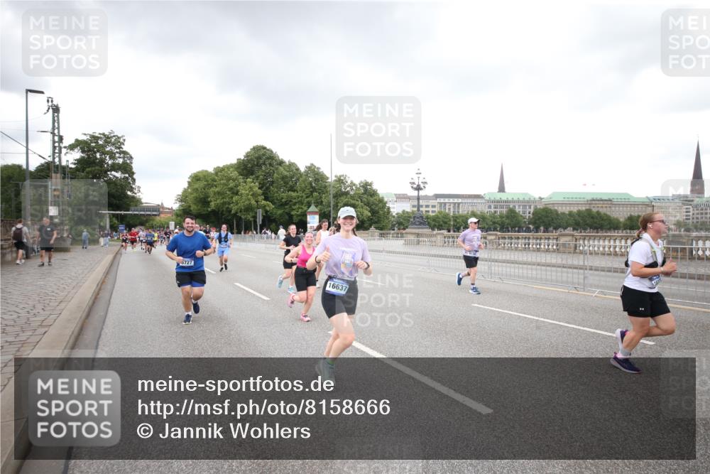 29.06.2025 - hella hamburg halbmarathon Jannik Wohlers http://msf.ph/oto/8158666 29.06.2025 10:54:33 Lombardsbrücke 2566, 2632, 3002, 3274, 4191, 4192, 5392, 5500, 5727, 5882, 6839, 7238, 8012, 8186, 9596, 10109, 10686, 11226, 11788, 11908, 12147, 12148, 12240, 13283, 13548, 13944, 13945, 13979, 13980, 14752, 15271, 15553, 16057, 16432, 16433, 16443, 16637, 16664, 16665, 17090, 18168, 18372 meine-sportfotos.de