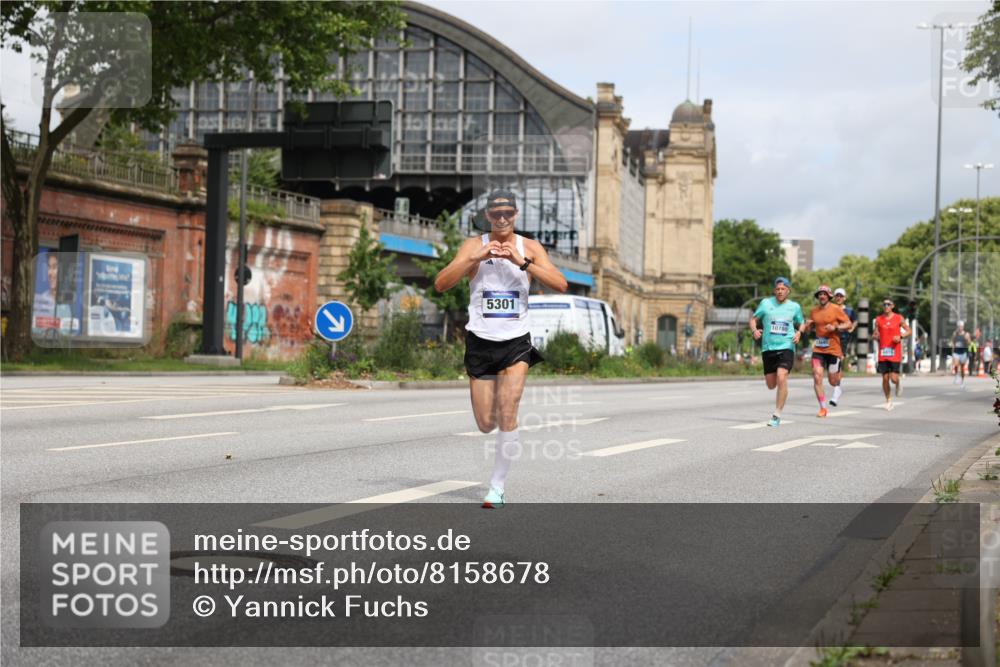 29.06.2025 - hella hamburg halbmarathon Yannick Fuchs http://msf.ph/oto/8158678 29.06.2025 10:19:18 20KM 2459, 5301, 6816, 7331, 7963, 9269, 10234, 10780, 11194, 12360, 13440, 14753, 17614, 18569, 19041 meine-sportfotos.de