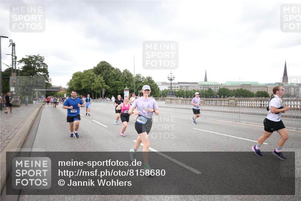 29.06.2025 - hella hamburg halbmarathon Jannik Wohlers http://msf.ph/oto/8158680 29.06.2025 10:54:33 Lombardsbrücke 2566, 2632, 3002, 3274, 4191, 4192, 5392, 5500, 5727, 5882, 6839, 7238, 8012, 8186, 9596, 10109, 10686, 11226, 11788, 11908, 12147, 12148, 12240, 13283, 13548, 13944, 13945, 13979, 13980, 14752, 15271, 15553, 16057, 16432, 16433, 16443, 16637, 16664, 16665, 17090, 18168, 18372 meine-sportfotos.de