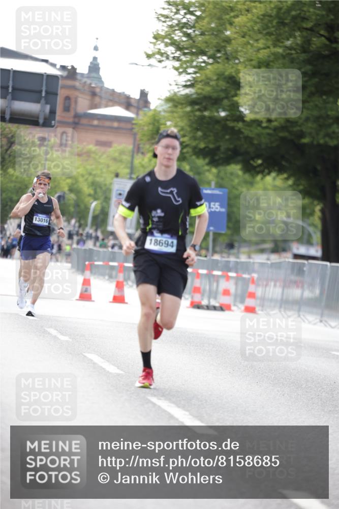 29.06.2025 - hella hamburg halbmarathon Jannik Wohlers http://msf.ph/oto/8158685 29.06.2025 09:38:54 Lombardsbrücke 4524, 14188, 16529, 18694, 19072 meine-sportfotos.de