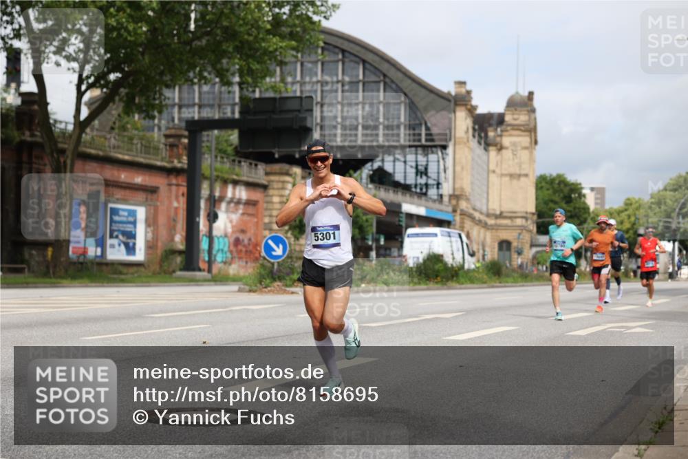 29.06.2025 - hella hamburg halbmarathon Yannick Fuchs http://msf.ph/oto/8158695 29.06.2025 10:19:18 20KM 2459, 5301, 6816, 7331, 7963, 9269, 10234, 10780, 11194, 12360, 13440, 14753, 17614, 18569, 19041 meine-sportfotos.de