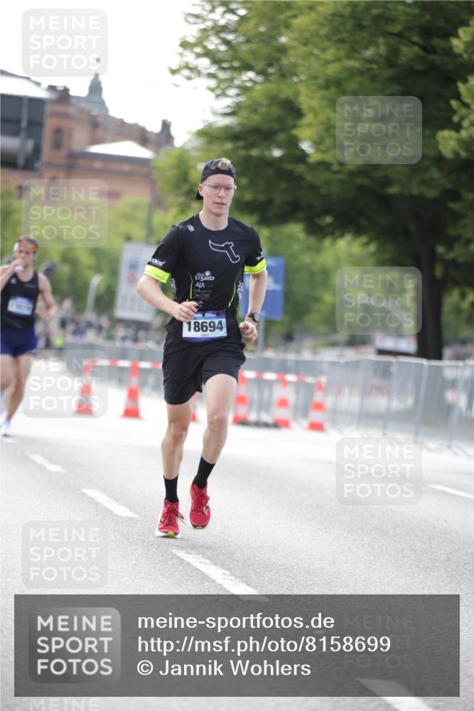 29.06.2025 - hella hamburg halbmarathon Jannik Wohlers http://msf.ph/oto/8158699 29.06.2025 09:38:55 Lombardsbrücke 4524, 14188, 16529, 18694, 19072 meine-sportfotos.de
