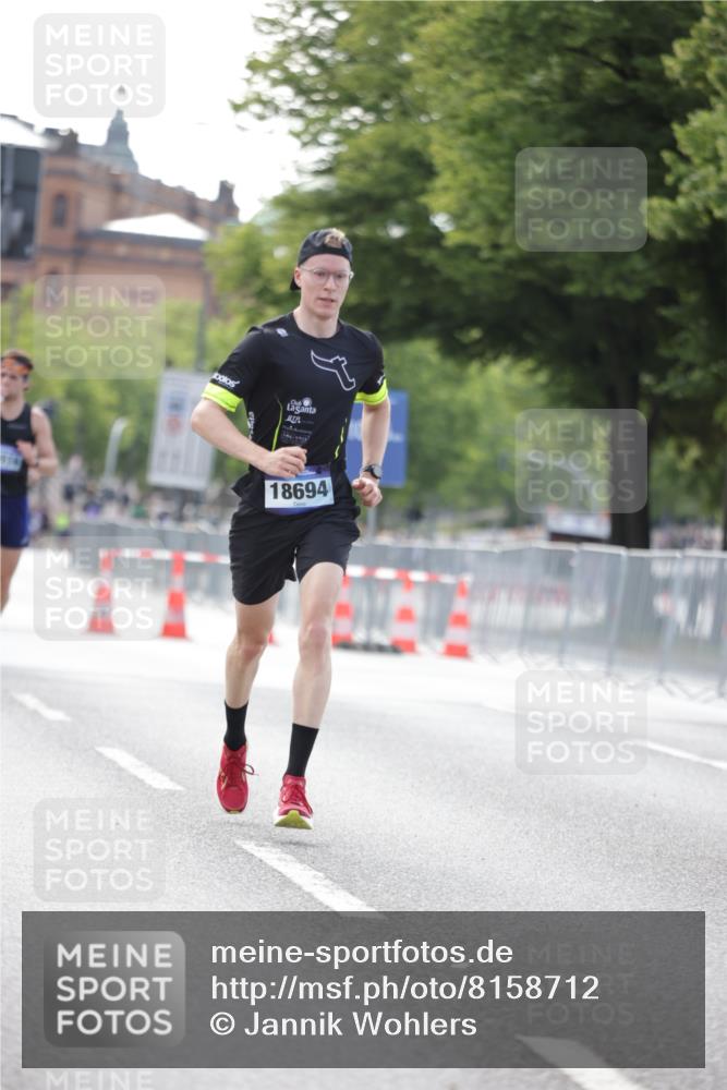 29.06.2025 - hella hamburg halbmarathon Jannik Wohlers http://msf.ph/oto/8158712 29.06.2025 09:38:55 Lombardsbrücke 4524, 14188, 16529, 18694, 19072 meine-sportfotos.de