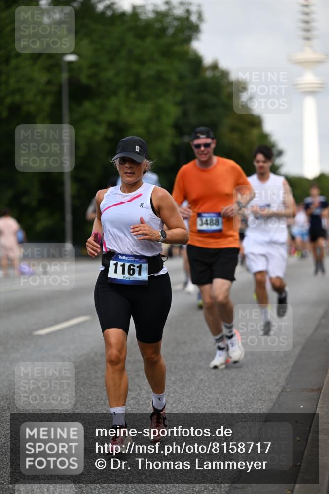 29.06.2025 - hella hamburg halbmarathon Dr. Thomas Lammeyer http://msf.ph/oto/8158717 29.06.2025 10:08:24 Kennedybrücke 1032, 1161, 1355, 1367, 1377, 1674, 2277, 2979, 3413, 3488, 4488, 4951, 5354, 5363, 5365, 5976, 6706, 6709, 7485, 9526, 10756, 10962 meine-sportfotos.de