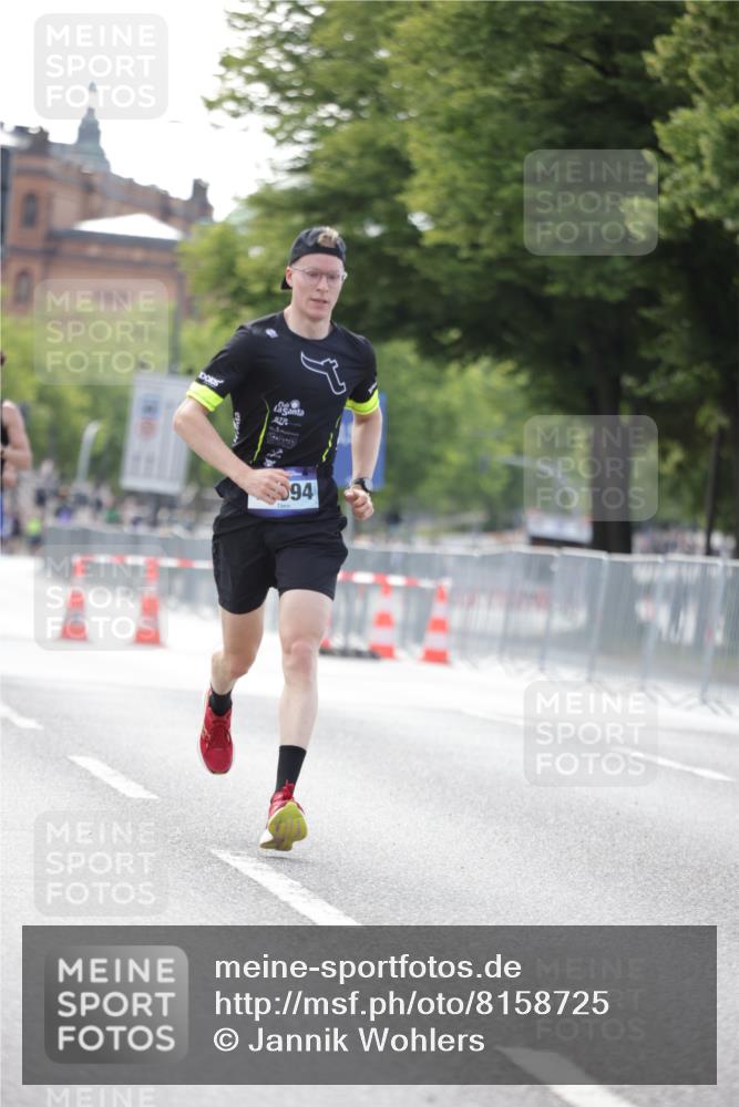 29.06.2025 - hella hamburg halbmarathon Jannik Wohlers http://msf.ph/oto/8158725 29.06.2025 09:38:55 Lombardsbrücke 4524, 14188, 16529, 18694, 19072 meine-sportfotos.de