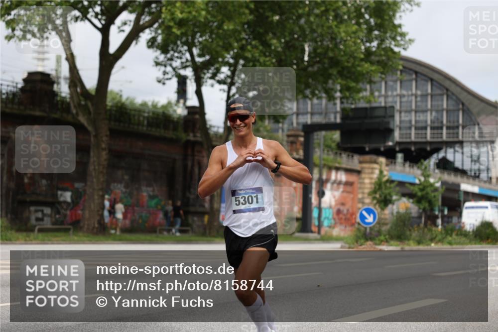 29.06.2025 - hella hamburg halbmarathon Yannick Fuchs http://msf.ph/oto/8158744 29.06.2025 10:19:19 20KM 2459, 5301, 6816, 7331, 7963, 9269, 10234, 10780, 11194, 12360, 13440, 14753, 17614, 18569, 19041 meine-sportfotos.de