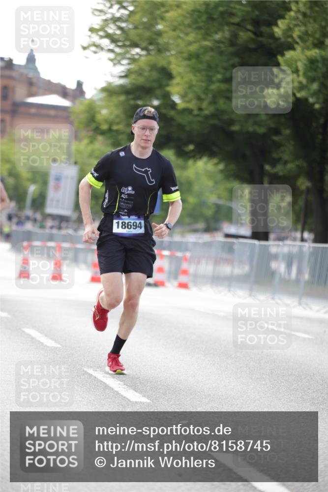 29.06.2025 - hella hamburg halbmarathon Jannik Wohlers http://msf.ph/oto/8158745 29.06.2025 09:38:55 Lombardsbrücke 4524, 14188, 16529, 18694, 19072 meine-sportfotos.de