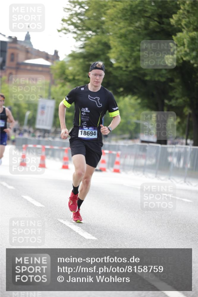 29.06.2025 - hella hamburg halbmarathon Jannik Wohlers http://msf.ph/oto/8158759 29.06.2025 09:38:55 Lombardsbrücke 4524, 14188, 16529, 18694, 19072 meine-sportfotos.de