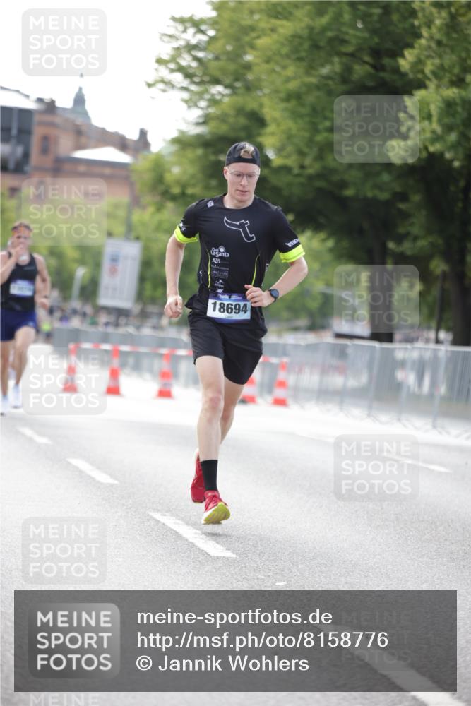 29.06.2025 - hella hamburg halbmarathon Jannik Wohlers http://msf.ph/oto/8158776 29.06.2025 09:38:55 Lombardsbrücke 4524, 14188, 16529, 18694, 19072 meine-sportfotos.de