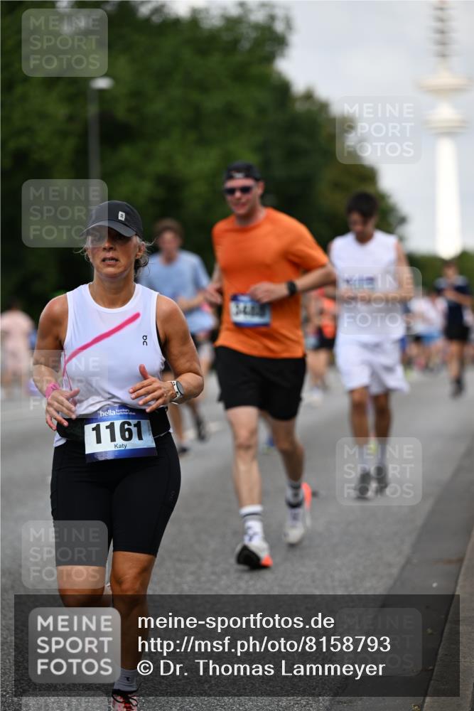 29.06.2025 - hella hamburg halbmarathon Dr. Thomas Lammeyer http://msf.ph/oto/8158793 29.06.2025 10:08:24 Kennedybrücke 1032, 1161, 1355, 1367, 1377, 1674, 2277, 2979, 3413, 3488, 4488, 4951, 5354, 5363, 5365, 5976, 6706, 6709, 7485, 9526, 10756, 10962 meine-sportfotos.de