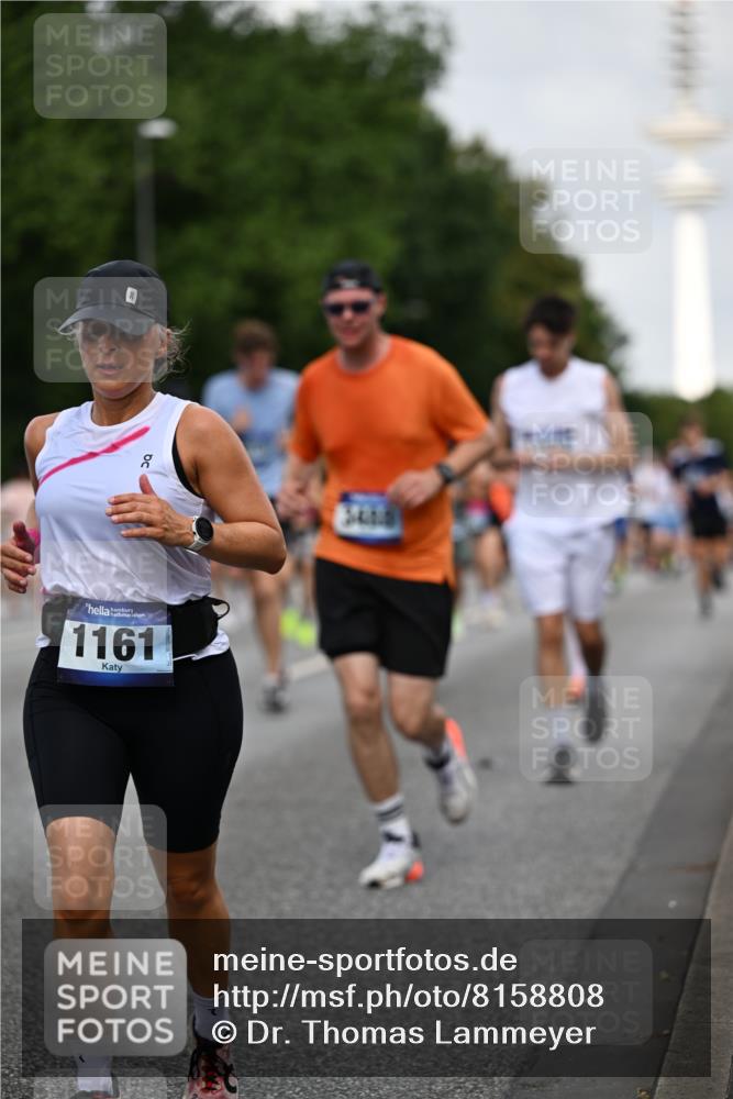 29.06.2025 - hella hamburg halbmarathon Dr. Thomas Lammeyer http://msf.ph/oto/8158808 29.06.2025 10:08:24 Kennedybrücke 1032, 1161, 1355, 1367, 1377, 1674, 2277, 2979, 3413, 3488, 4488, 4951, 5354, 5363, 5365, 5976, 6706, 6709, 7485, 9526, 10756, 10962 meine-sportfotos.de
