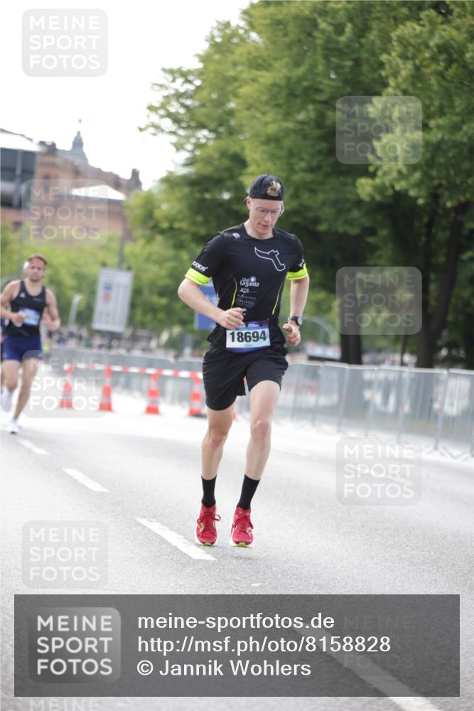 29.06.2025 - hella hamburg halbmarathon Jannik Wohlers http://msf.ph/oto/8158828 29.06.2025 09:38:55 Lombardsbrücke 4524, 14188, 16529, 18694, 19072 meine-sportfotos.de