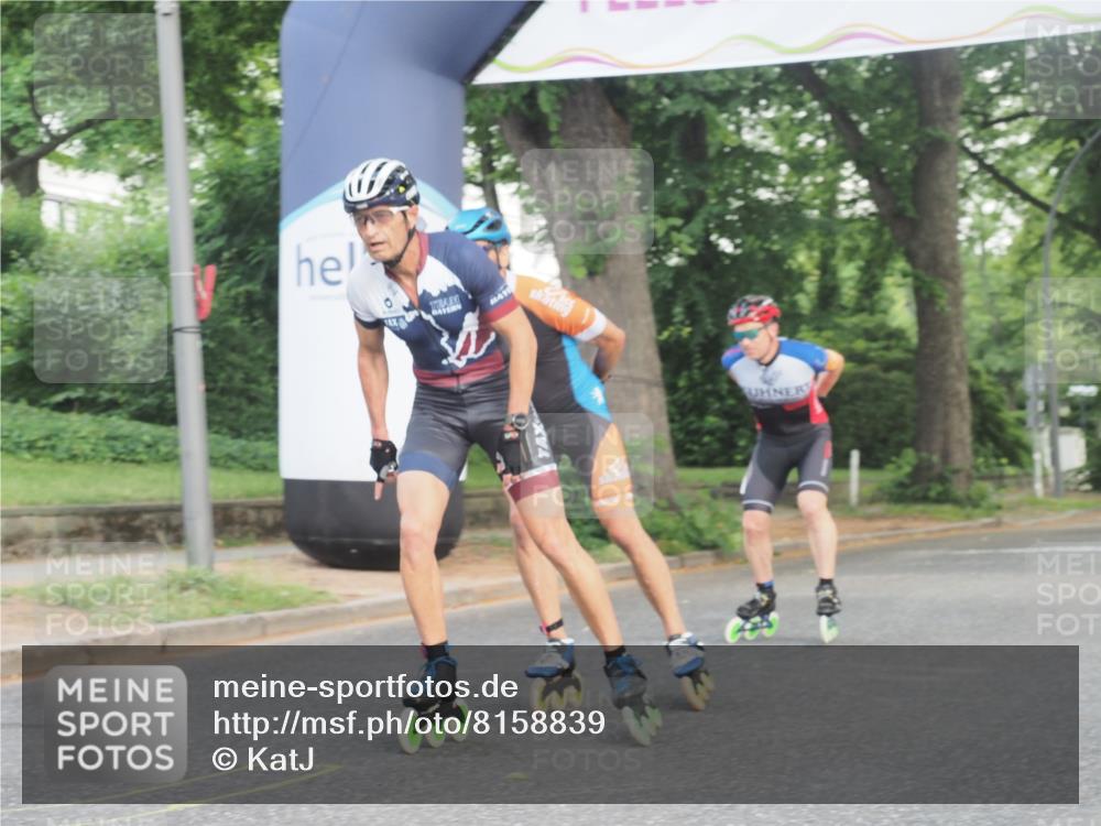 29.06.2025 - hella hamburg halbmarathon KatJ http://msf.ph/oto/8158839 29.06.2025 09:04:58 Zwischen KM18-KM19  meine-sportfotos.de