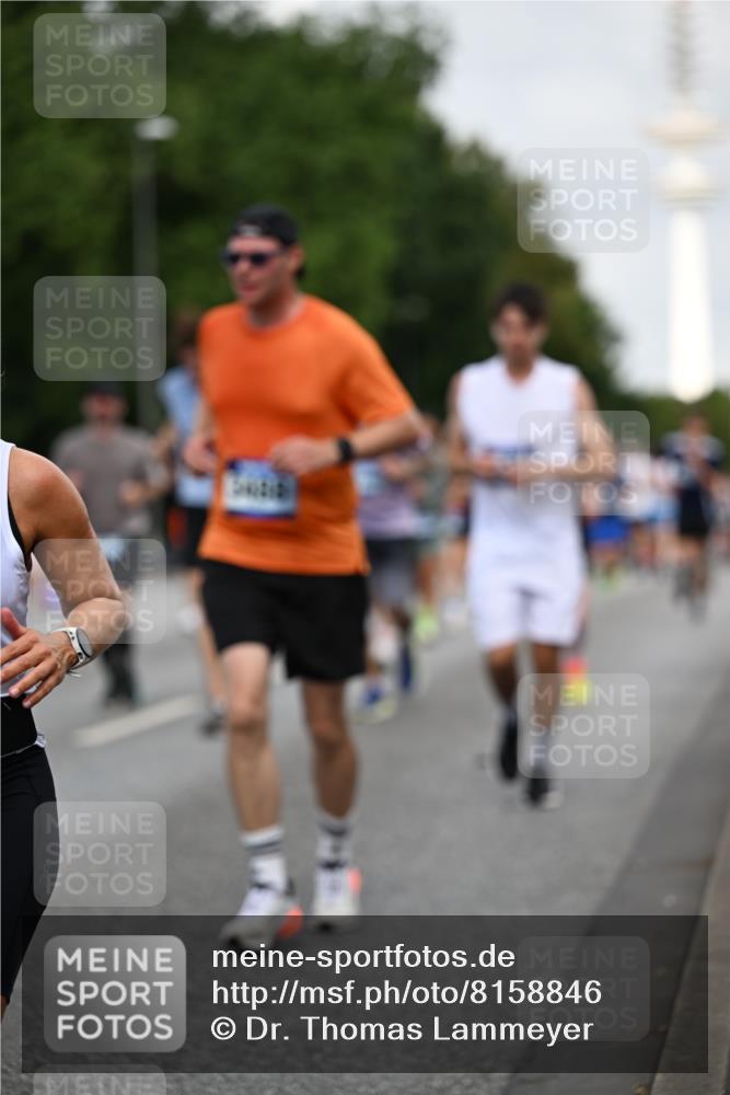 29.06.2025 - hella hamburg halbmarathon Dr. Thomas Lammeyer http://msf.ph/oto/8158846 29.06.2025 10:08:25 Kennedybrücke 1032, 1161, 1355, 1367, 1377, 1674, 2979, 3413, 3488, 4488, 4904, 4951, 5354, 5363, 5365, 5976, 6706, 6709, 7485, 9526, 10756, 10962 meine-sportfotos.de