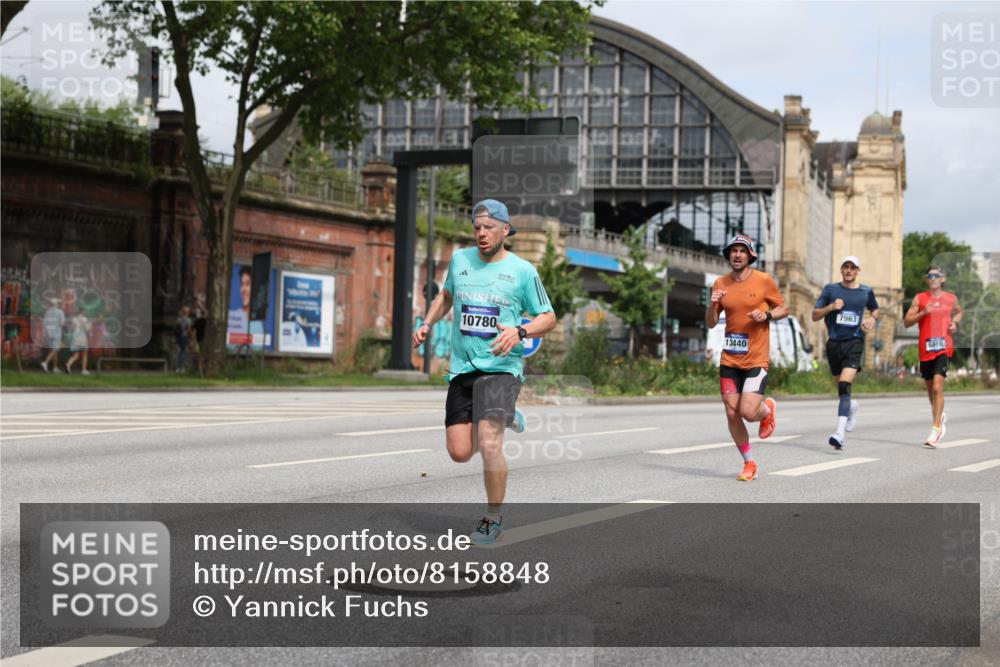 29.06.2025 - hella hamburg halbmarathon Yannick Fuchs http://msf.ph/oto/8158848 29.06.2025 10:19:21 20KM 2459, 5301, 6816, 7331, 7963, 9269, 10234, 10780, 11194, 12360, 13440, 14753, 17614, 18569, 19041 meine-sportfotos.de