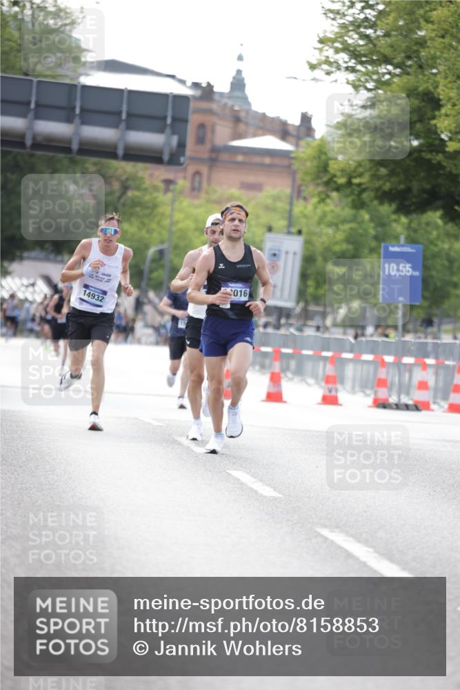 29.06.2025 - hella hamburg halbmarathon Jannik Wohlers http://msf.ph/oto/8158853 29.06.2025 09:38:56 Lombardsbrücke 4524, 14188, 16529, 18694, 19072 meine-sportfotos.de