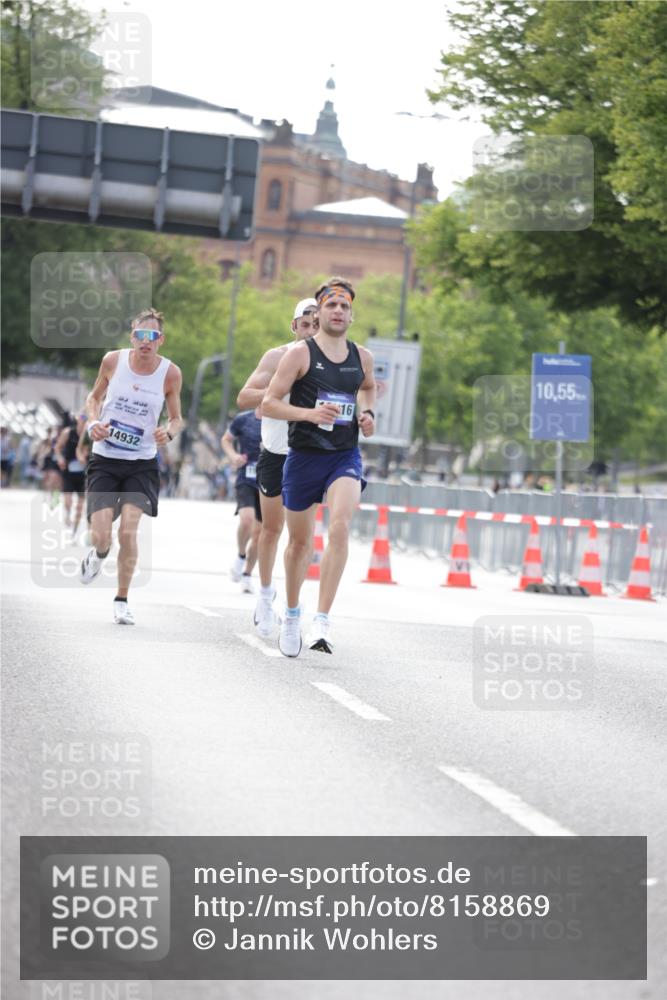 29.06.2025 - hella hamburg halbmarathon Jannik Wohlers http://msf.ph/oto/8158869 29.06.2025 09:38:57 Lombardsbrücke 4524, 13016, 14188, 16548, 18694, 19072 meine-sportfotos.de