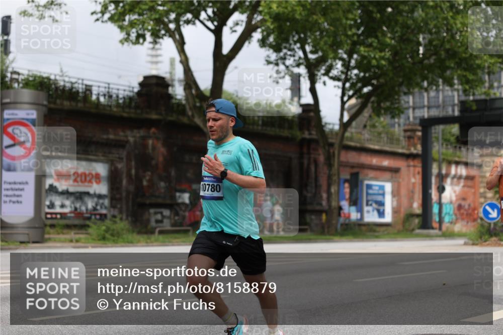 29.06.2025 - hella hamburg halbmarathon Yannick Fuchs http://msf.ph/oto/8158879 29.06.2025 10:19:21 20KM 2459, 5301, 6816, 7331, 7963, 9269, 10234, 10780, 11194, 12360, 13440, 14753, 17614, 18569, 19041 meine-sportfotos.de