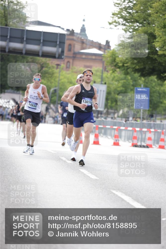 29.06.2025 - hella hamburg halbmarathon Jannik Wohlers http://msf.ph/oto/8158895 29.06.2025 09:38:57 Lombardsbrücke 4524, 13016, 14188, 16548, 18694, 19072 meine-sportfotos.de