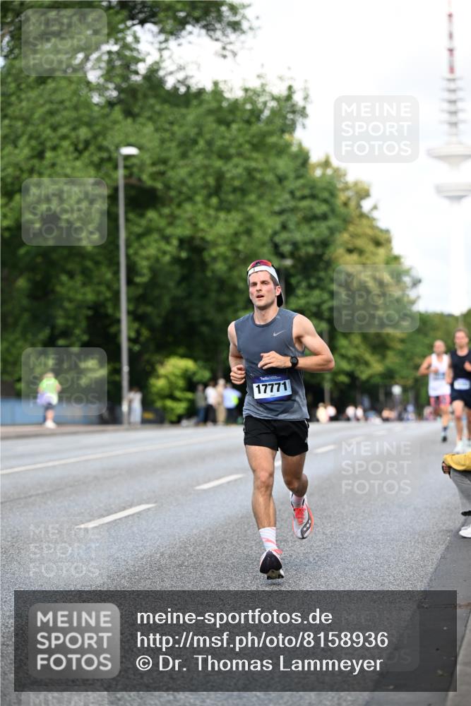 29.06.2025 - hella hamburg halbmarathon Dr. Thomas Lammeyer http://msf.ph/oto/8158936 29.06.2025 09:43:52 Kennedybrücke 5253, 6816, 9475 meine-sportfotos.de