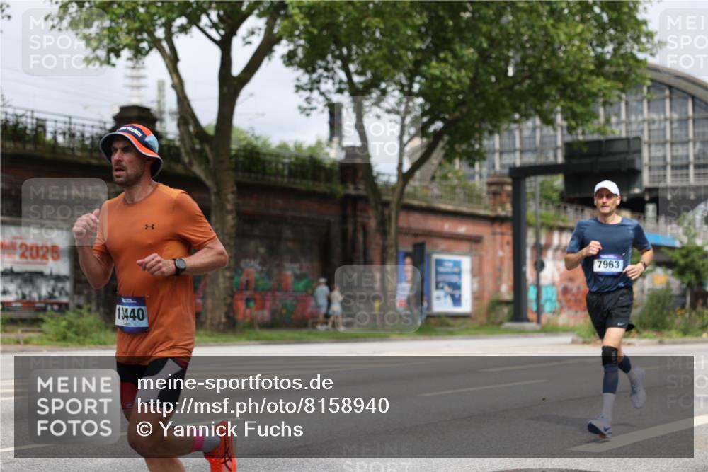 29.06.2025 - hella hamburg halbmarathon Yannick Fuchs http://msf.ph/oto/8158940 29.06.2025 10:19:23 20KM 2459, 6816, 7331, 7963, 9269, 10234, 10780, 11194, 11678, 12360, 13440, 14753, 17614, 18569, 19041 meine-sportfotos.de