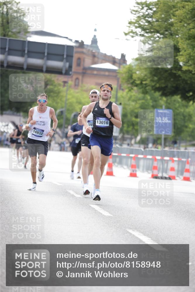 29.06.2025 - hella hamburg halbmarathon Jannik Wohlers http://msf.ph/oto/8158948 29.06.2025 09:38:57 Lombardsbrücke 4524, 13016, 14188, 16548, 18694, 19072 meine-sportfotos.de