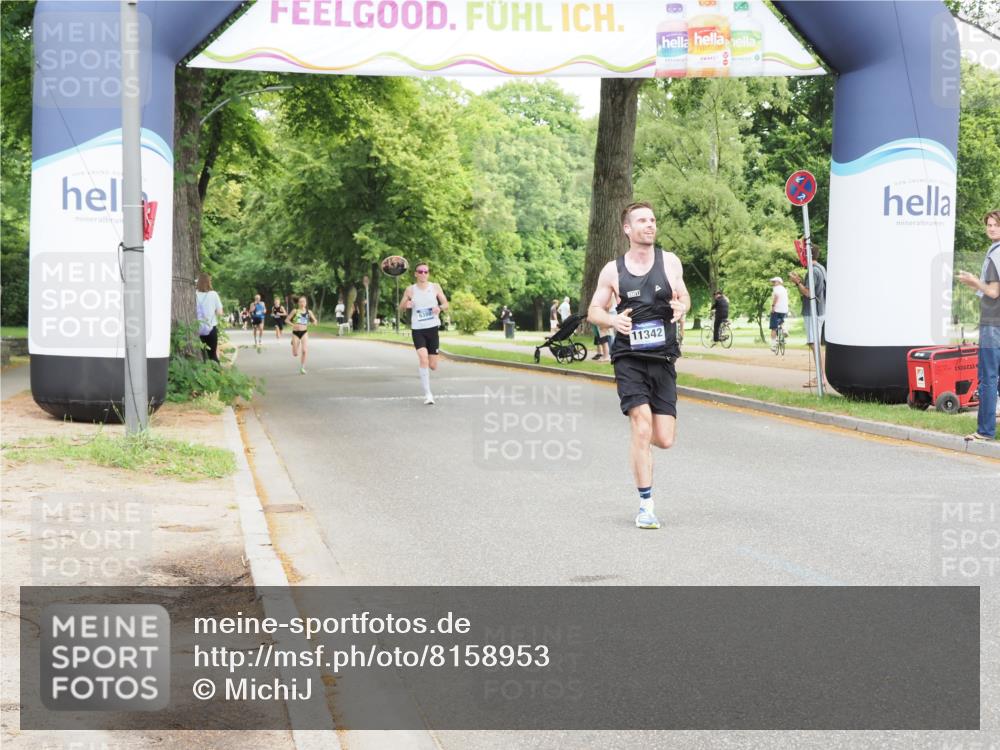 29.06.2025 - hella hamburg halbmarathon MichiJ http://msf.ph/oto/8158953 29.06.2025 10:09:46 Zwischen KM18-KM19 11342, 15495 meine-sportfotos.de