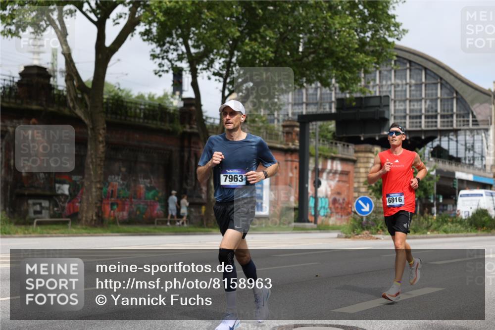 29.06.2025 - hella hamburg halbmarathon Yannick Fuchs http://msf.ph/oto/8158963 29.06.2025 10:19:24 20KM 2459, 6816, 7331, 7963, 9269, 10234, 10780, 11194, 11678, 12360, 13440, 14753, 17614, 18569, 19041 meine-sportfotos.de