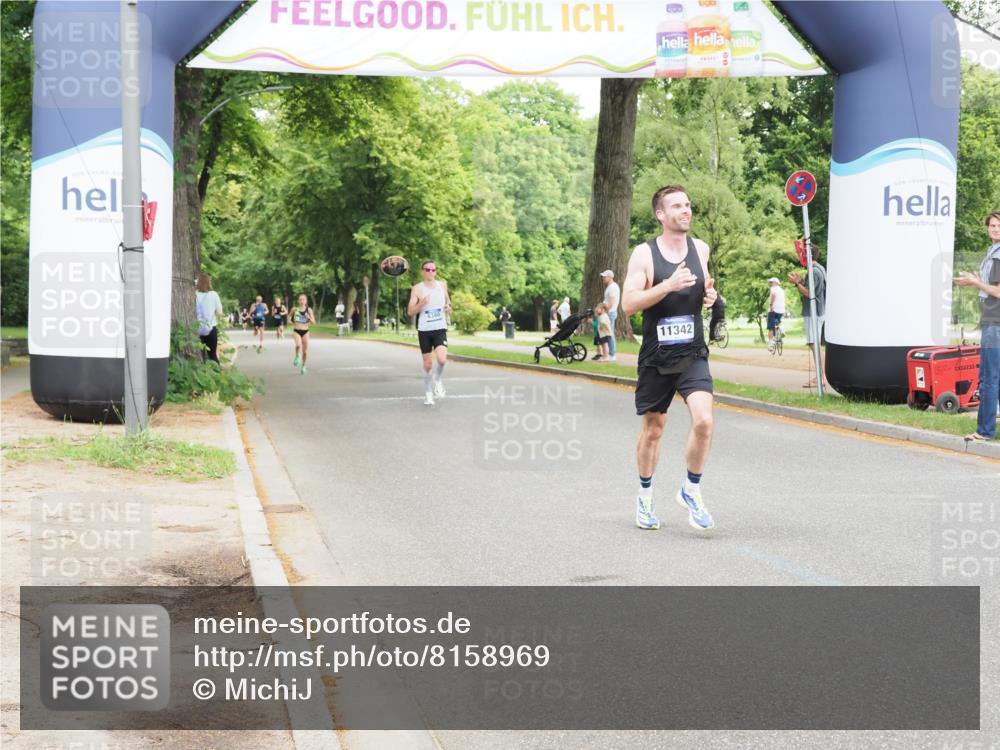 29.06.2025 - hella hamburg halbmarathon MichiJ http://msf.ph/oto/8158969 29.06.2025 10:09:46 Zwischen KM18-KM19 11342, 15495 meine-sportfotos.de