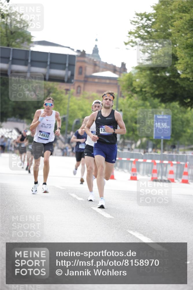29.06.2025 - hella hamburg halbmarathon Jannik Wohlers http://msf.ph/oto/8158970 29.06.2025 09:38:57 Lombardsbrücke 4524, 13016, 14188, 16548, 18694, 19072 meine-sportfotos.de