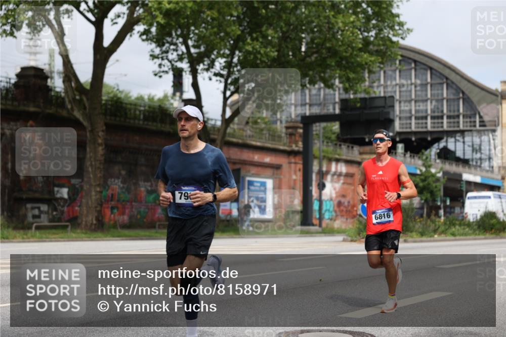 29.06.2025 - hella hamburg halbmarathon Yannick Fuchs http://msf.ph/oto/8158971 29.06.2025 10:19:24 20KM 2459, 6816, 7331, 7963, 9269, 10234, 10780, 11194, 11678, 12360, 13440, 14753, 17614, 18569, 19041 meine-sportfotos.de
