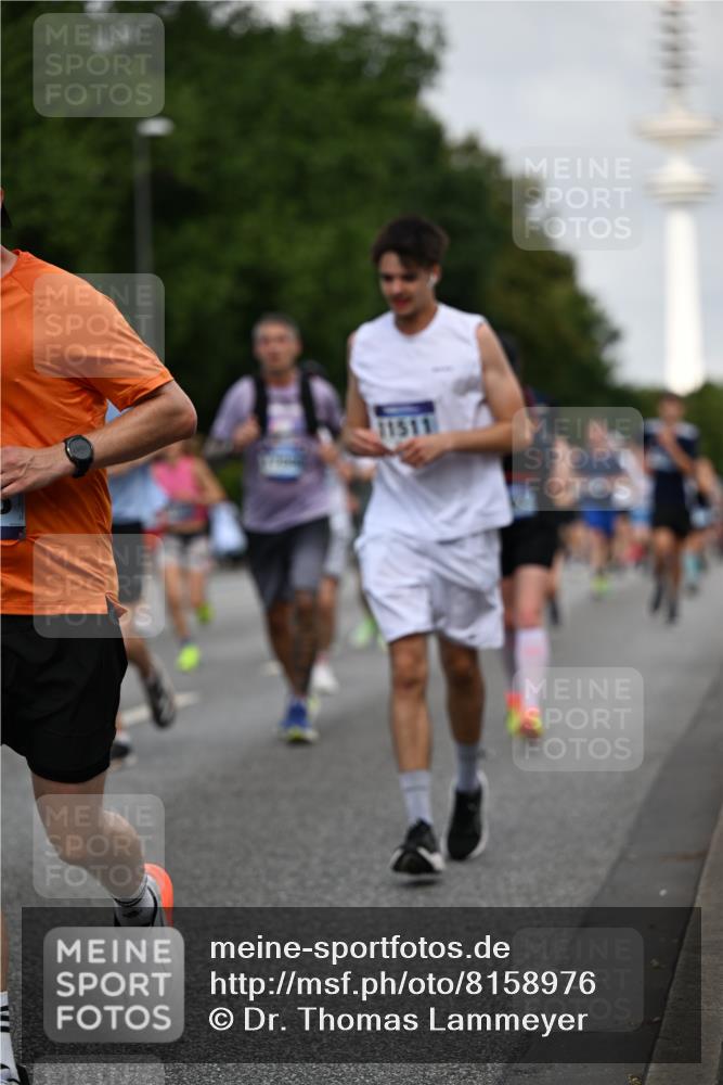 29.06.2025 - hella hamburg halbmarathon Dr. Thomas Lammeyer http://msf.ph/oto/8158976 29.06.2025 10:08:26 Kennedybrücke 1032, 1161, 1355, 1367, 1377, 1674, 2979, 3413, 3488, 4488, 4904, 4951, 5354, 5363, 5365, 5976, 6706, 6709, 7485, 9526, 10213, 10756, 10962 meine-sportfotos.de
