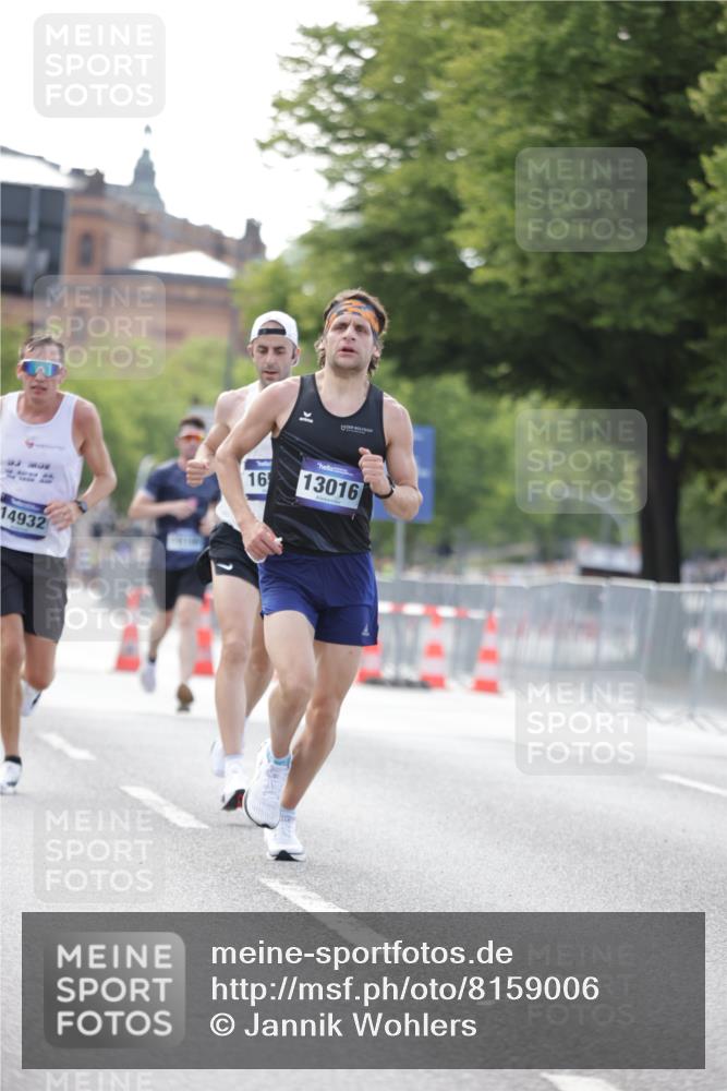 29.06.2025 - hella hamburg halbmarathon Jannik Wohlers http://msf.ph/oto/8159006 29.06.2025 09:38:58 Lombardsbrücke 4524, 13016, 14188, 14932, 16548, 18694, 19072 meine-sportfotos.de