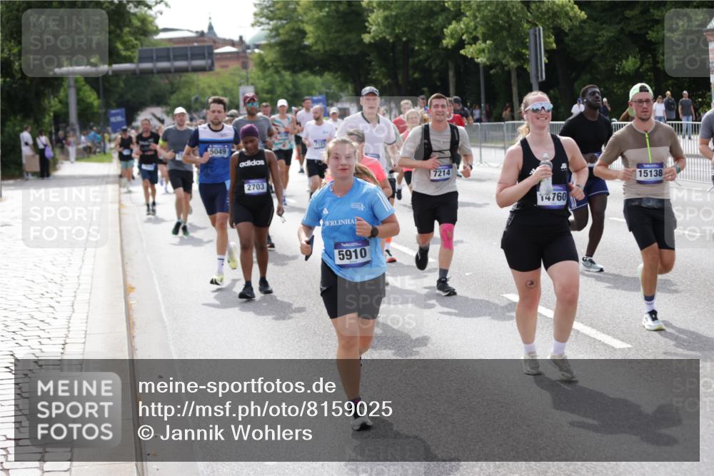 29.06.2025 - hella hamburg halbmarathon Jannik Wohlers http://msf.ph/oto/8159025 29.06.2025 10:18:16 Lombardsbrücke 1234, 1521, 1820, 2703, 2781, 2821, 3202, 3529, 3591, 3592, 4123, 4383, 4802, 5049, 5264, 5834, 5910, 6533, 7121, 7160, 7214, 7454, 8341, 8665, 9276, 9505, 9586, 9658, 9748, 10172, 10502, 10687, 10856, 11020, 12239, 12347, 12541, 12548, 12552, 12703, 12847, 12890, 13193, 14023, 14247, 14294, 14332, 14532, 14627, 14760, 14967, 15138, 15208, 15402, 15436, 15749, 15881, 16196, 16209, 16451, 17027, 17048, 17052, 17567, 18246, 18336, 18456 meine-sportfotos.de