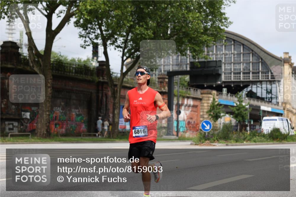 29.06.2025 - hella hamburg halbmarathon Yannick Fuchs http://msf.ph/oto/8159033 29.06.2025 10:19:24 20KM 2459, 6816, 7331, 7963, 9269, 10234, 10780, 11194, 11678, 12360, 13440, 14753, 17614, 18569, 19041 meine-sportfotos.de