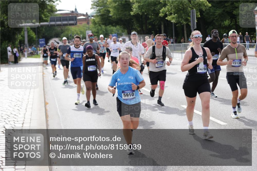 29.06.2025 - hella hamburg halbmarathon Jannik Wohlers http://msf.ph/oto/8159039 29.06.2025 10:18:16 Lombardsbrücke 1234, 1521, 1820, 2703, 2781, 2821, 3202, 3529, 3591, 3592, 4123, 4383, 4802, 5049, 5264, 5834, 5910, 6533, 7121, 7160, 7214, 7454, 8341, 8665, 9276, 9505, 9586, 9658, 9748, 10172, 10502, 10687, 10856, 11020, 12239, 12347, 12541, 12548, 12552, 12703, 12847, 12890, 13193, 14023, 14247, 14294, 14332, 14532, 14627, 14760, 14967, 15138, 15208, 15402, 15436, 15749, 15881, 16196, 16209, 16451, 17027, 17048, 17052, 17567, 18246, 18336, 18456 meine-sportfotos.de