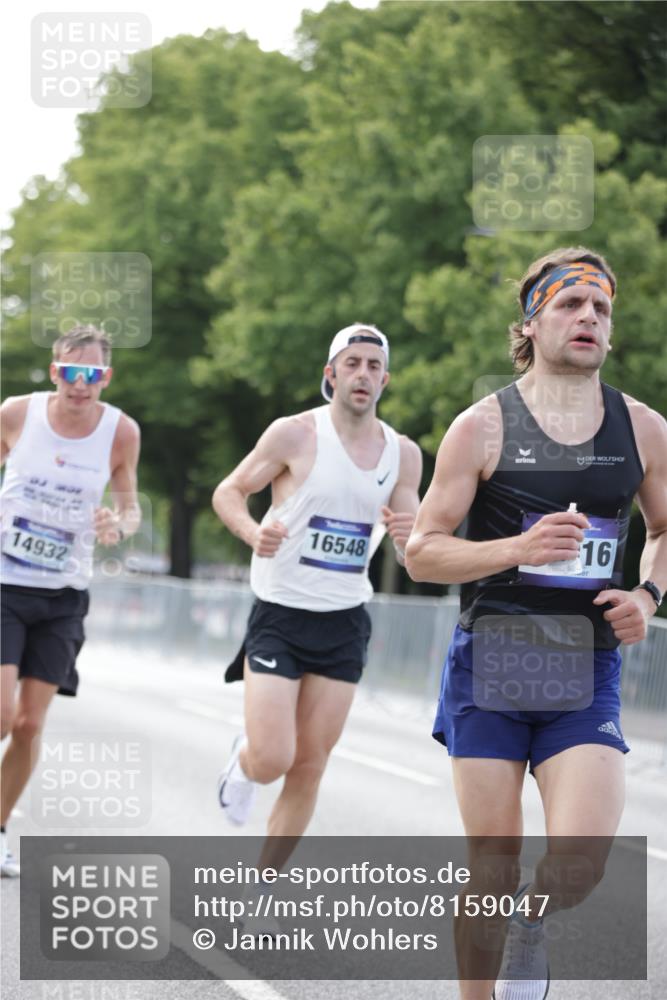 29.06.2025 - hella hamburg halbmarathon Jannik Wohlers http://msf.ph/oto/8159047 29.06.2025 09:39:01 Lombardsbrücke 4524, 6699, 13016, 14188, 14932, 15166, 16548, 18694, 19072 meine-sportfotos.de