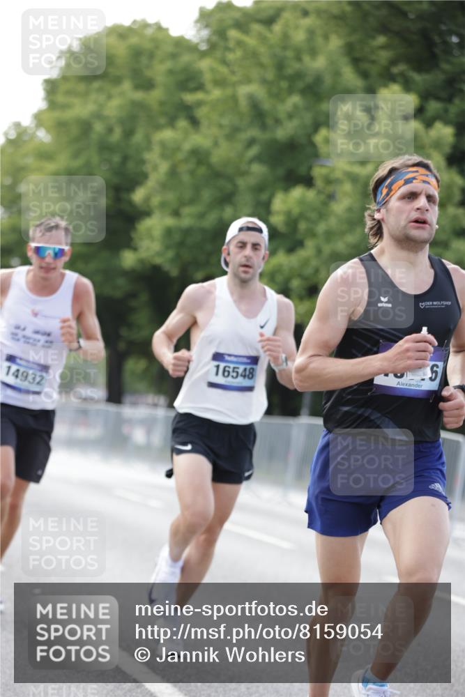 29.06.2025 - hella hamburg halbmarathon Jannik Wohlers http://msf.ph/oto/8159054 29.06.2025 09:39:01 Lombardsbrücke 4524, 6699, 13016, 14188, 14932, 15166, 16548, 18694, 19072 meine-sportfotos.de
